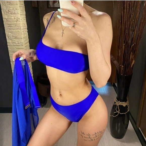 New Blue Off Shoulder 3 Piece Bikini Set with Skirt Size Small - Picture 2 of 6